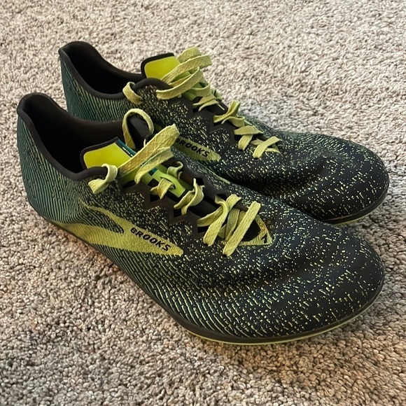 ⭐️ 4 for 20! Brooks Mach 19 edition track shoes green and black 8.5 - Picture 1 of 5